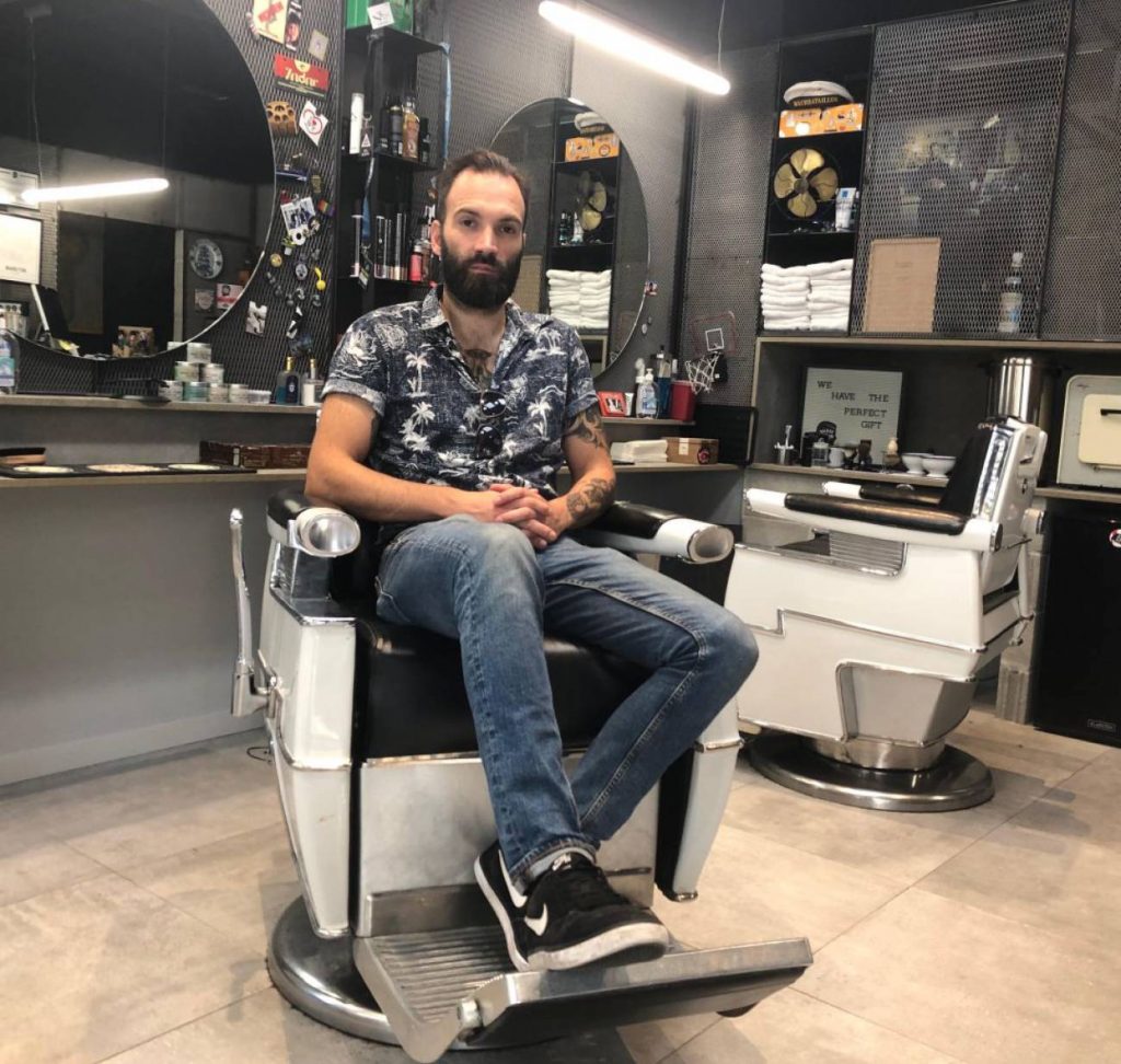 Iván en barbería Sillón Shave the sailor